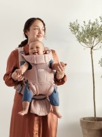 Little Pea BabyBjorn Μάρσιπος Move 3D Mesh Dusty Pink_lifestyle_